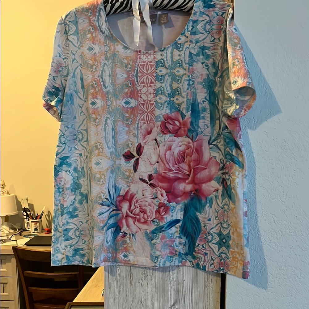 Chico's Multicolor Floral Short Sleeve Top